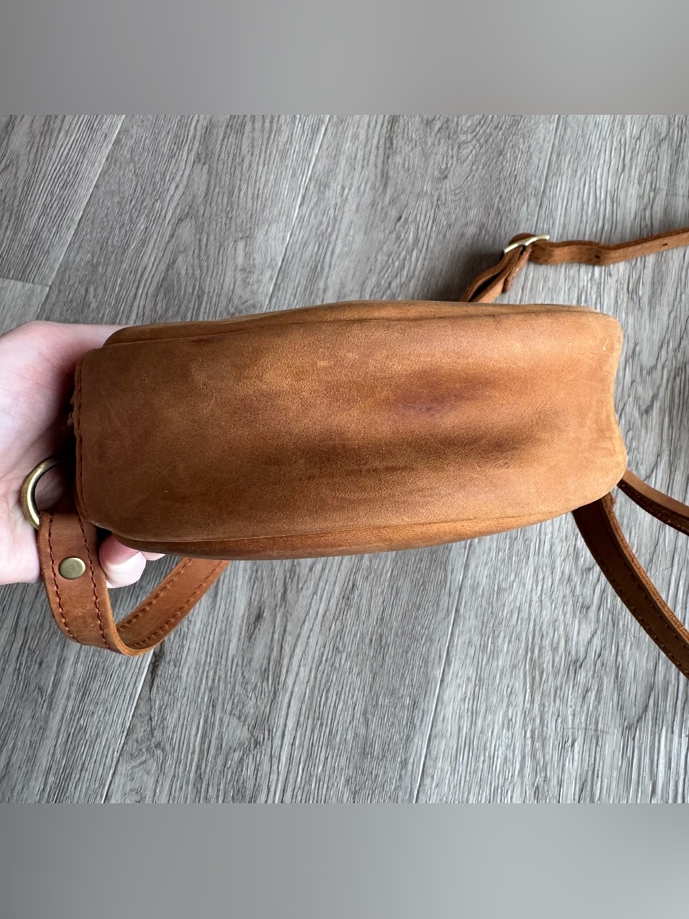 Portland Leather Circle Crossbody Brown Small - Picture 12 of 12
